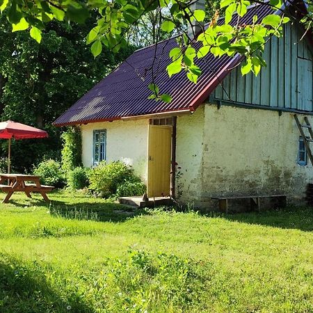 Viini Puhkemaja Pension Mustjala Buitenkant foto